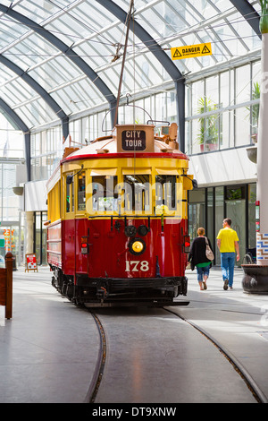 Février 2014. Un tram à Cathedral Junction, Christchurch, Canterbury, ville de l'île du Sud en Nouvelle-Zélande. Banque D'Images