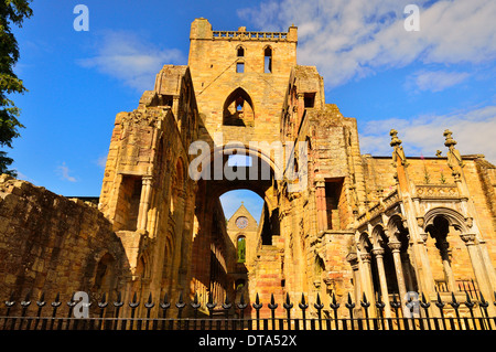 Les ruines de l'abbaye de Jedburgh, monastère des augustins, 12e siècle, Jedburgh, Scottish Borders, Scotland, United Kingdom Banque D'Images