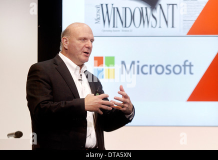 Berlin, Allemagne, le PDG de Microsoft, Steve Ballmer sortant Banque D'Images