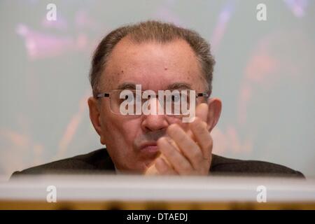 Turin, Italie. Feb 13, 2014. Giorgio Squinzi depuis le 24 mai 2012 il est président de la Confindustria. Ici il s'exprime à l'Union industriel (Industrial Union) lors d'une manifestation contre la crise nommé ''amo l'Italia ma basta !'' (J'aime l'Italie, mais il est temps d'agir) © Mauro Ujetto/NurPhoto ZUMAPRESS.com/Alamy/Live News Banque D'Images