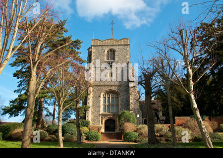 L'église paroissiale de St Mary et St Nicholas, construit entre 11e et 15e siècle, Leatherhead, Surrey, England, UK Banque D'Images