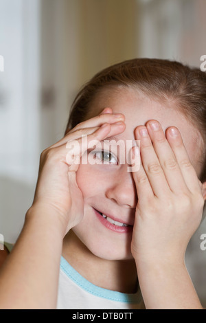 Portrait of Girl smiling, close-up Banque D'Images