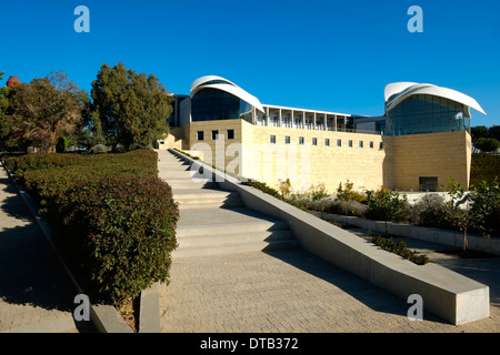 La bibliothèque du Centre Yitzhak Rabin et le centre de recherche ont été construits à la mémoire du Premier ministre israélien assassiné Yitzhak Rabin, conçu par l'architecte israélien Moshe Safdie à Ramat Aviv tel Aviv Israël Banque D'Images