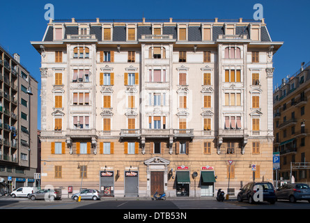 Gênes, Italie, des immeubles résidentiels à Corso Sardegna à Genova Marassi Banque D'Images