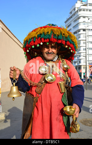 Guerrab traditionnel (porte-eau) par la vieille médina, le district de Casa-Anfa, Casablanca, région du Grand Casablanca, Royaume du Maroc Banque D'Images