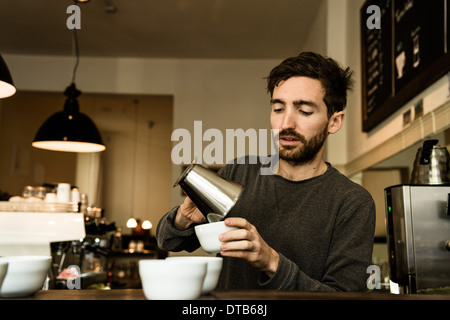 Berlin, Allemagne, une dégustation de café, qu'on appelle saigner Banque D'Images