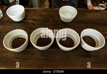 Berlin, Allemagne, une dégustation de café, qu'on appelle saigner Banque D'Images