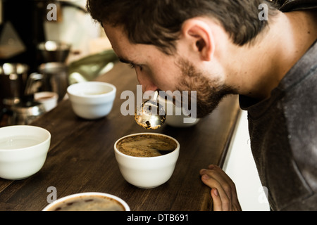 Berlin, Allemagne, une dégustation de café, qu'on appelle saigner Banque D'Images