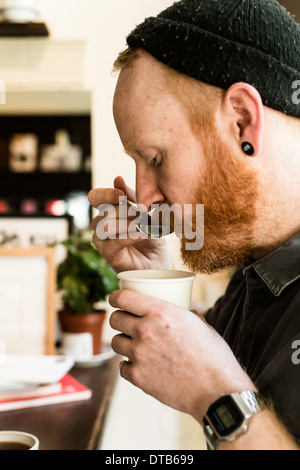 Berlin, Allemagne, une dégustation de café, qu'on appelle saigner Banque D'Images