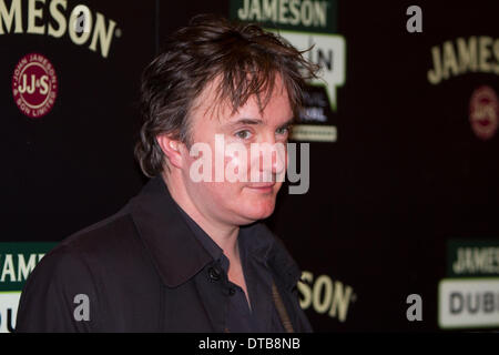 Dublin, Irlande. 13 février 2014. Dylan Moran acteur pose pour les caméras sur le tapis rouge à la première de 'Calvaire irlandais'. Directeur irlandais John Michael McDonagh, l'auteur et directeur, ainsi qu'acteurs Brendan Gleeson et Kelly Reilly a assisté à la première mondiale de l'irlandais "Calvaire", qui a ouvert la Jameson Dublin International Film Festival 2014 en Savoie Cinéma. Banque D'Images