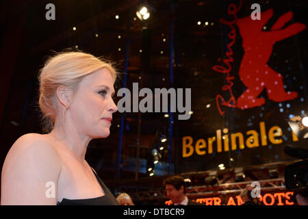 Berlin, Allemagne. Feb 14, 2014. Patricia Arquette assistant à la première de "Boyhood" au 64e Festival International du Film de Berlin Berlinale 2014 / le 13 février 2014 à Berlin, Allemagne : dpa Crédit photo alliance/Alamy Live News Banque D'Images