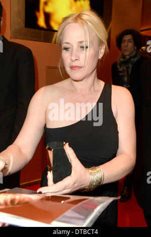 Berlin, Allemagne. Feb 14, 2014. Patricia Arquette assistant à la première de "Boyhood" au 64e Festival International du Film de Berlin Berlinale 2014 / le 13 février 2014 à Berlin, Allemagne : dpa Crédit photo alliance/Alamy Live News Banque D'Images