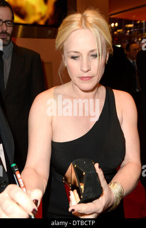 Berlin, Allemagne. Feb 14, 2014. Patricia Arquette assistant à la première de "Boyhood" au 64e Festival International du Film de Berlin Berlinale 2014 / le 13 février 2014 à Berlin, Allemagne : dpa Crédit photo alliance/Alamy Live News Banque D'Images