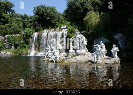 Voir l'Actéon Diana fontaine au Palais Royal ou Reggia di Caserta Italie grande cascade cascade certains Banque D'Images