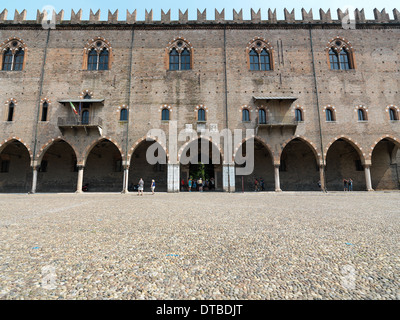 Mantova , Italie, le Palazzo Ducale de Piazza Sordello Banque D'Images