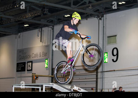 Astuce les cyclistes à l'aventure en plein air et Voyages au London's Excel Centre 13. 02,2014 Banque D'Images