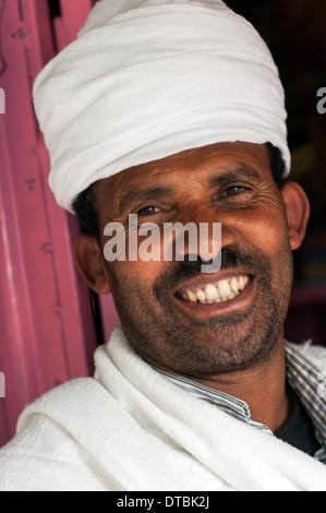 Bole Road, saint homme, Addis-Abeba, Ethiopie Banque D'Images