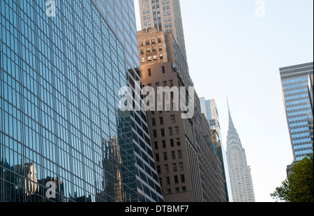 Le Chrysler Building sur la 42e rue à Manhattan, New York City, USA Banque D'Images