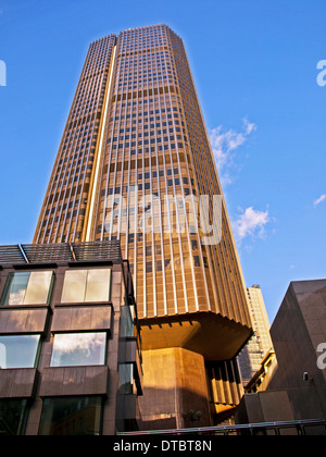 Tower 42, la deuxième plus haute tour de la ville de Londres, Londres, Angleterre, Royaume-Uni Banque D'Images