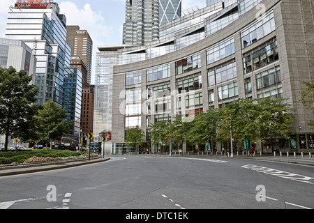 Scène de rue urbaine vide à Columbus Circle à New York. Banque D'Images