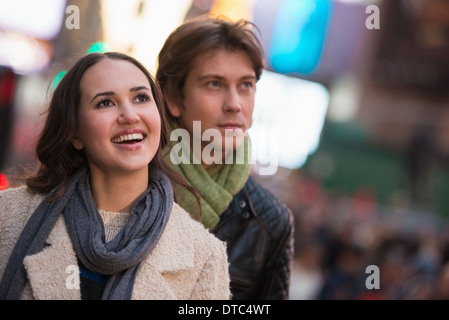 Jeune couple de touristes, New York City, USA Banque D'Images