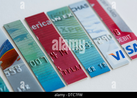 Organisé aux États-Unis photos de divers les cartes de crédit de Visa, MasterCard et American Express Banque D'Images