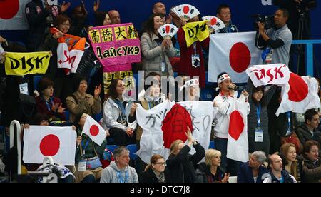 Sochi, Russie. Feb 14, 2014. Des fans japonais sont vus au cours de la Men's patinage libre du patinage artistique de l'événement au Palais au cours de l'Iceberg Jeux Olympiques de 2014 à Sotchi, Sotchi, Russie, 14 février 2014. Photo : Christian Charisius/dpa dpa : Crédit photo alliance/Alamy Live News Banque D'Images