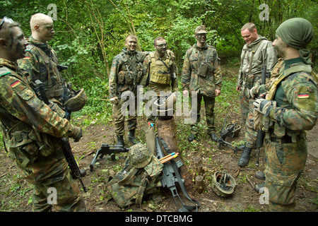 Illkirch- Grafenstaden, France, les soldats de JgBtl 291 formation à un Banque D'Images