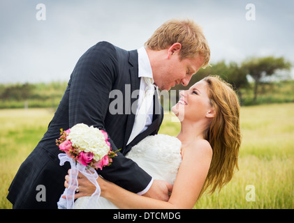 Un mariage, un couple heureux en amour Banque D'Images