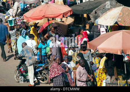 Grand marché scène, Bamako, Mali Banque D'Images
