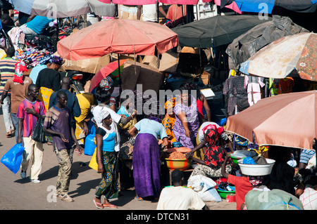 Grand marché scène, Bamako, Mali Banque D'Images