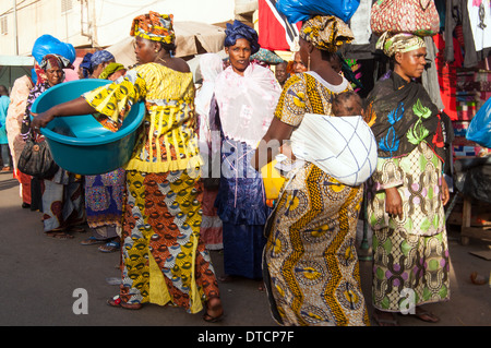Grand marché scène, Bamako, Mali Banque D'Images