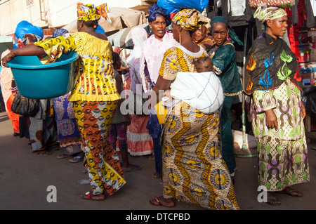 Grand marché scène, Bamako, Mali Banque D'Images