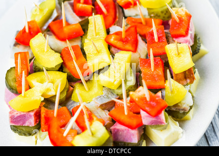 Mini sandwiches sur les cure-dents en entrée Banque D'Images