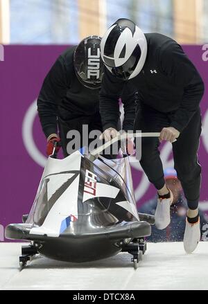 Sochi, Russie. Feb 14, 2014. USA 2 piloté par Cory Butner. Mens bob à 2 formation - Centre des sports de glisse Sanki - Sotchi - Russie - 14/02/2014 Credit : Sport en images/Alamy Live News Banque D'Images