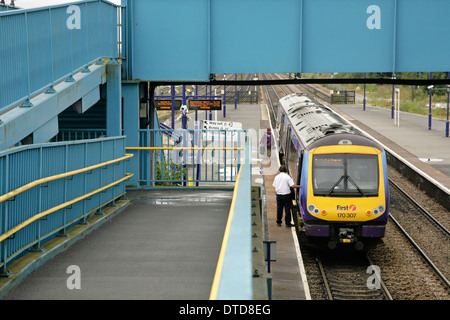 Transpennine Première Classe des trains diesel 170 train à la gare de North Killingholme. Banque D'Images