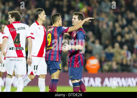 Barcelone, Espagne. Feb 15, 2014. Barcelone - 15 de février - ESPANA : Alexis Sanchez et célébrant la Leo Messi but pendant le match de l'rounnd 24 de Liga BBVA entre FC Barcelone et Rayo Vallecano, joué au Camp Nou, le samedi, 15 février 2014. Credit : Mikel Trigueros/NurPhoto ZUMAPRESS.com/Alamy/Live News Banque D'Images