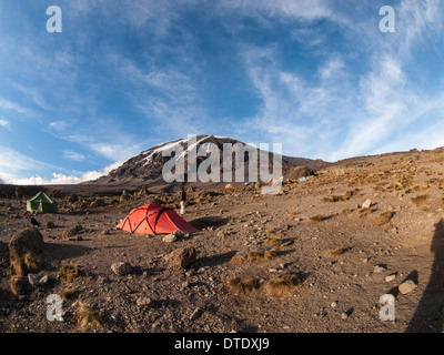 Tente sur les flancs du mont Kilimandjaro Banque D'Images