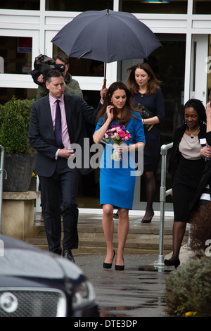 La duchesse de Cambridge a ouvert la nouvelle salle d'art de l'ICAP dans Northolt High School, Ealing. Banque D'Images