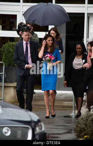 La duchesse de Cambridge a ouvert la nouvelle salle d'art de l'ICAP dans Northolt High School, Ealing. Banque D'Images