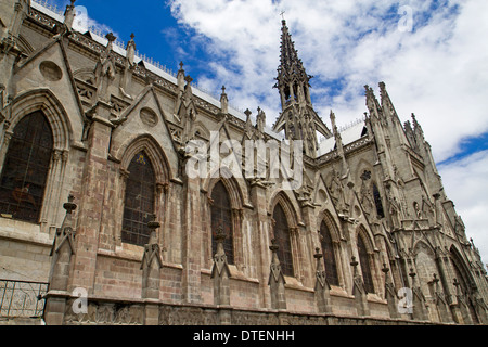 La Basilica del Voto Nacional à Quito Banque D'Images