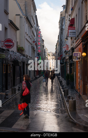 Rue de Lappe Paris après la pluie Banque D'Images