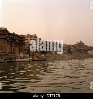 La photographie de voyage - La vie sur les ghats du Gange à Varanasi dans l'Uttar Pradesh en Inde. Envie de voir le paysage Évasion Banque D'Images
