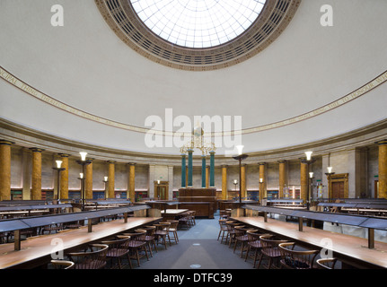 La Bibliothèque centrale de Manchester UK salle de lecture presque prêt pour l'ouverture au public dans les bâtiments après £48 millions Banque D'Images