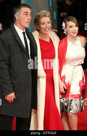 Londres, Royaume-Uni. 16 février 2014. Emma Thompson Avec Gaia fille sage et mari Greg Wise participant à la 67e British Academy Film Awards à l'Opéra Royal . Dpa : Crédit photo alliance/Alamy Live News Banque D'Images