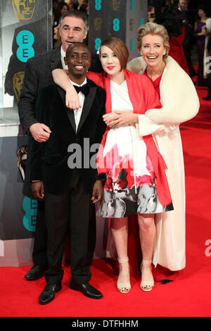 Londres, Royaume-Uni. 16 février 2014. Emma Thompson Avec Gaia fille sage, fils Tindyebwa Agaba et mari Greg Wise participant à la 67e British Academy Film Awards à l'Opéra Royal . Dpa : Crédit photo alliance/Alamy Live News Banque D'Images