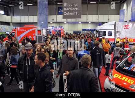 Berlin, Allemagne, les visiteurs de la foire-jeunesse vous Banque D'Images