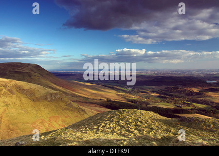 Glasgow et les Campsie Fells du sommet de Dumgoyne, Stirlingshire Banque D'Images