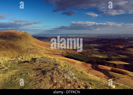 Glasgow et les Campsie Fells du sommet de Dumgoyne, Stirlingshire Banque D'Images