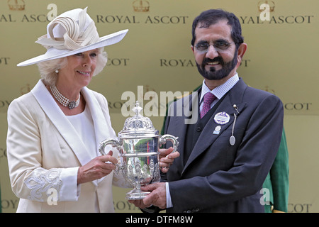 Ascot, Grande-Bretagne, Camilla et Sheikh Mohammed bin Rashid Al Maktoum Banque D'Images